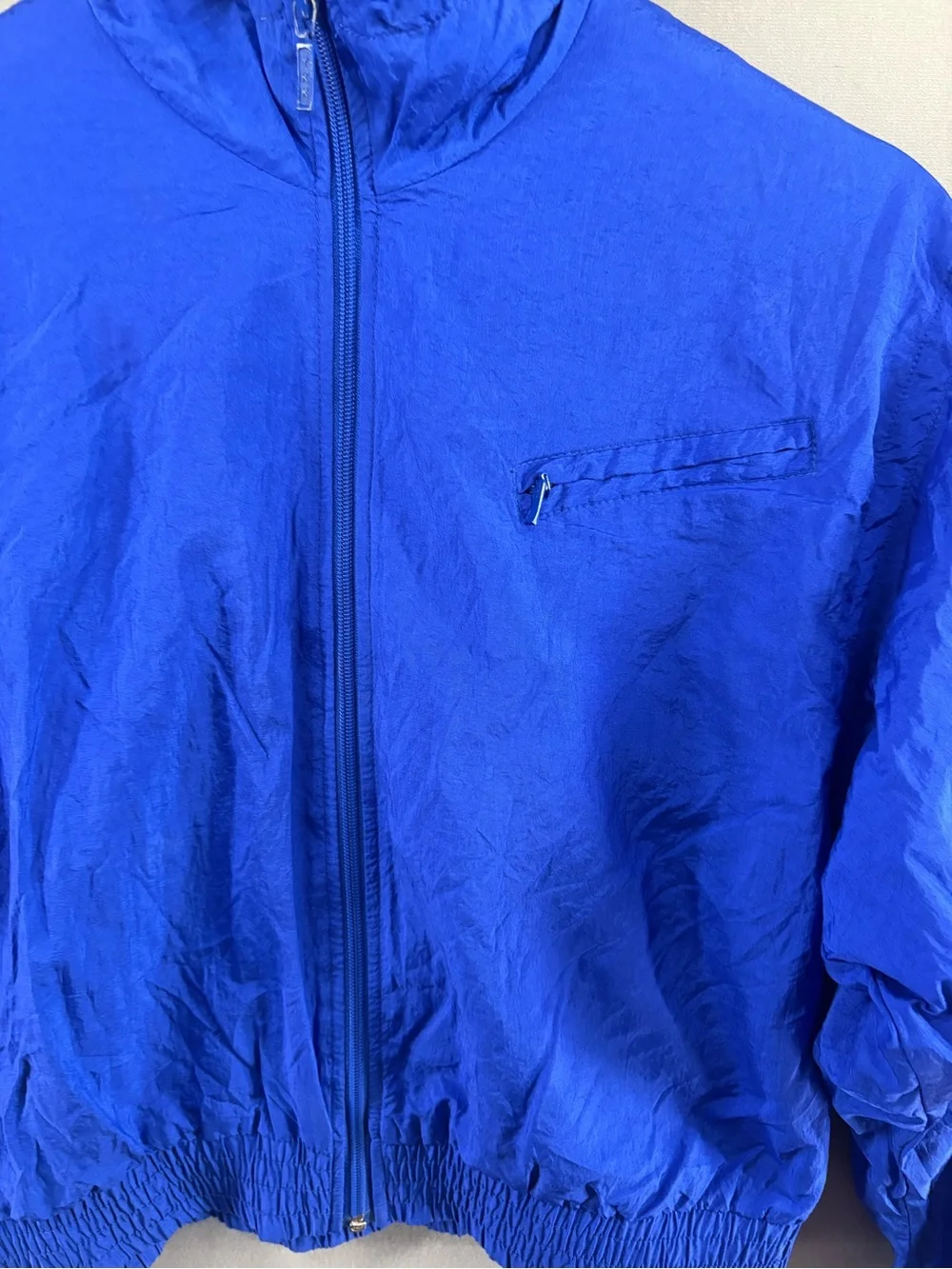 Vintage Nike 80’ Women Cropped Windbreaker Zip Logo On Back Pads Shoulder M Blue